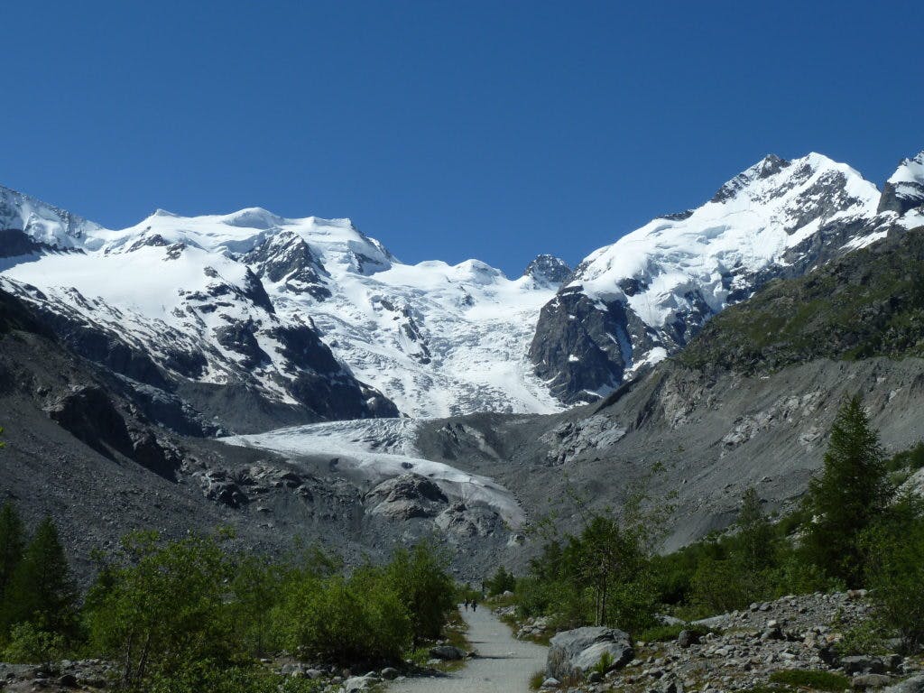På väg mot Morteratch Glaciären och Bernina massivet